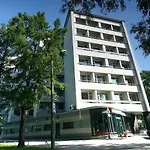 Estonia Medical & 2*