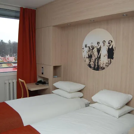 Estonia Medical & Otel 2*