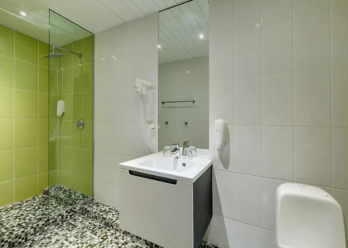 Estonia Medical & 페르누