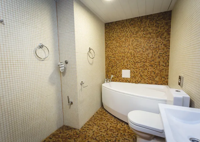 Estonia Medical & 페르누