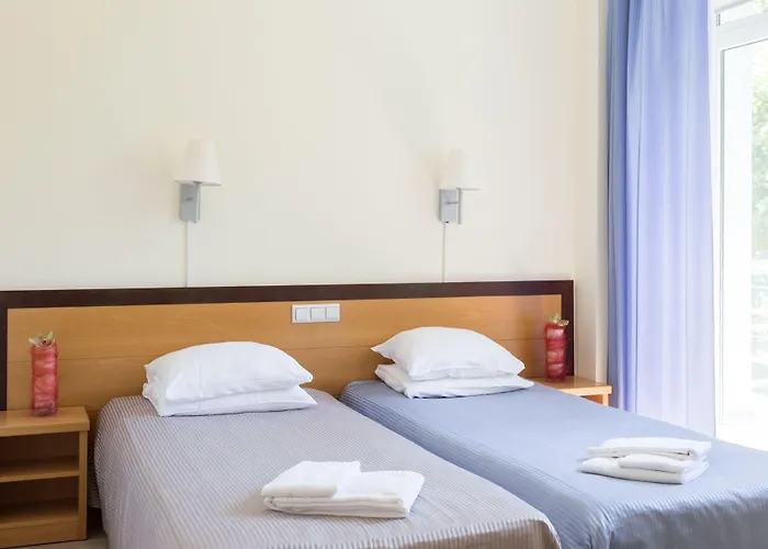 Estonia Medical & 2*