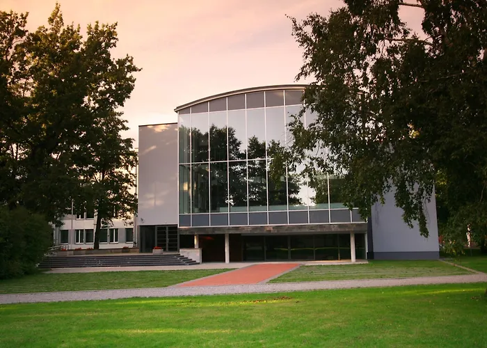 Estonia Medical & 2*