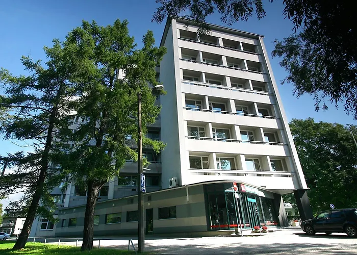 Estonia Medical & 2*