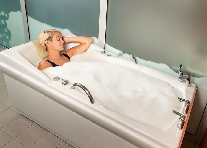 Estonia Medical & 2*