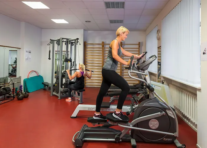 Estonia Medical & 2*